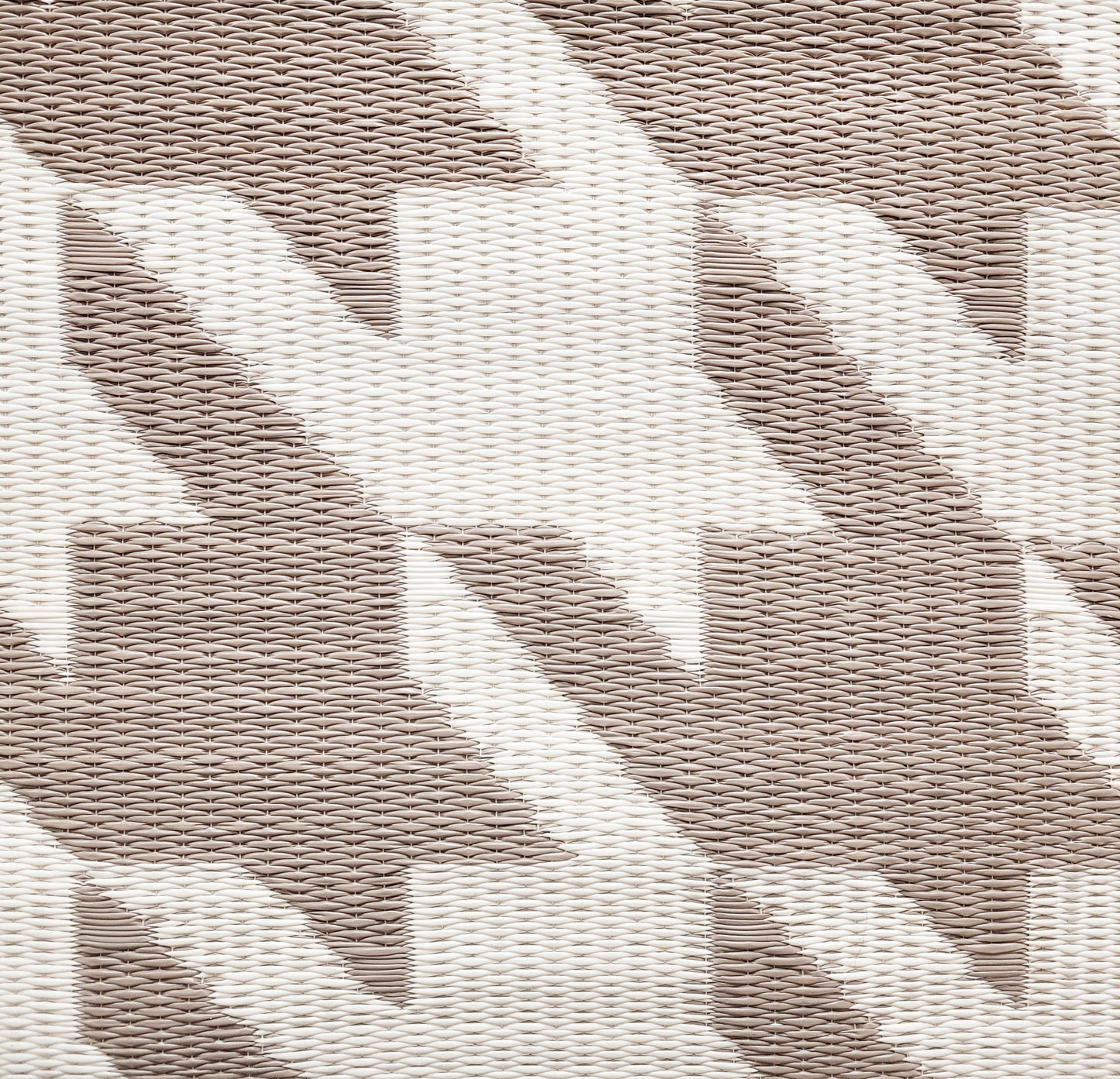 Houndstooth Sand & White Outdoor Mat