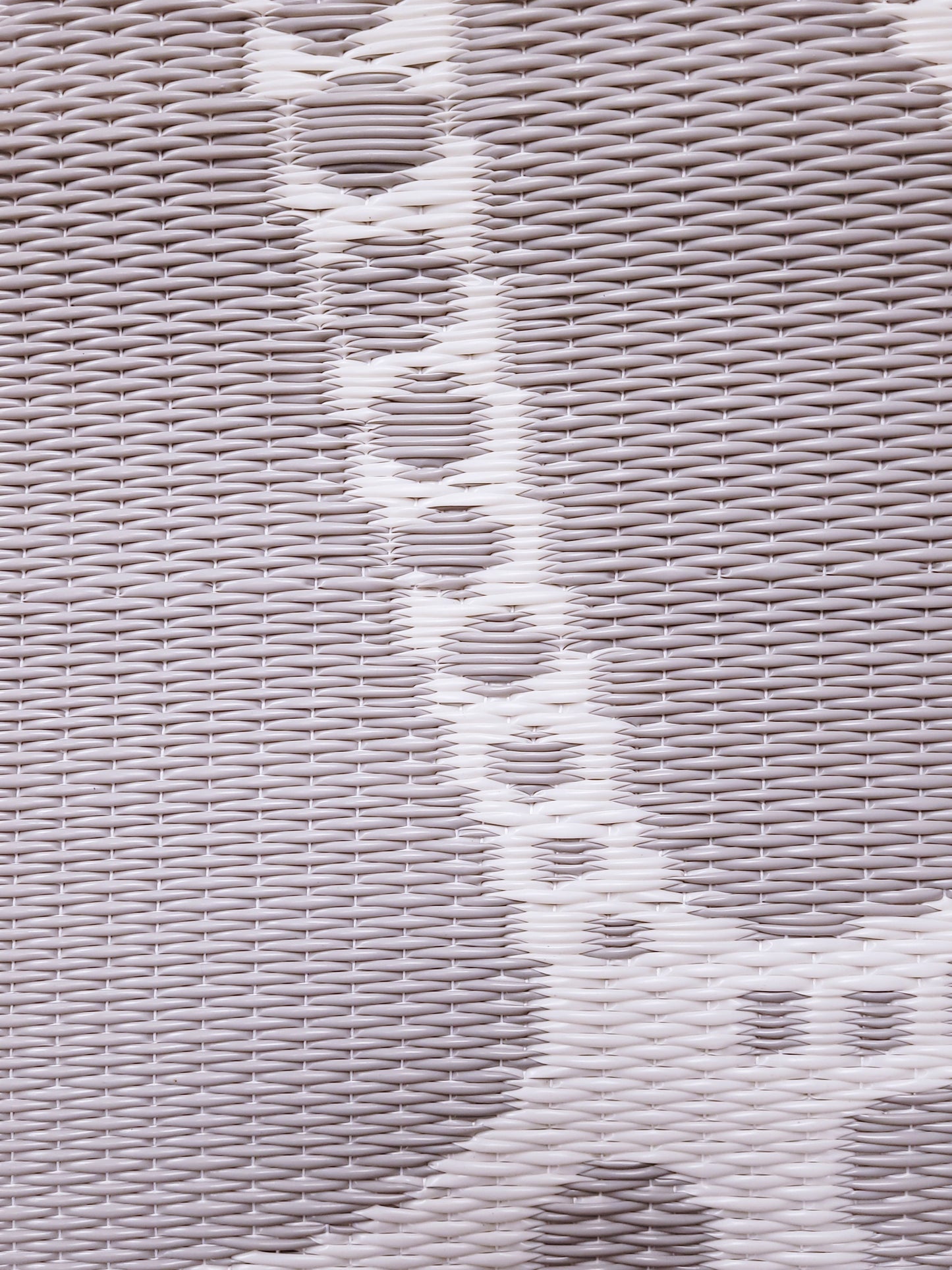 Scallop Stone White