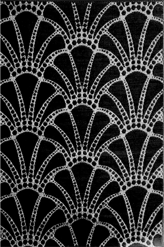 Scallop Black & White