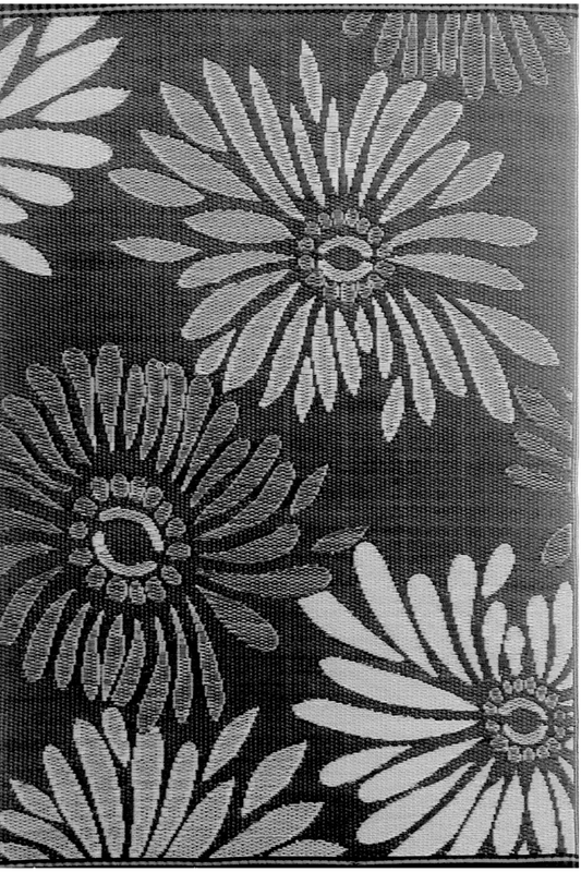 Daisy Black & White