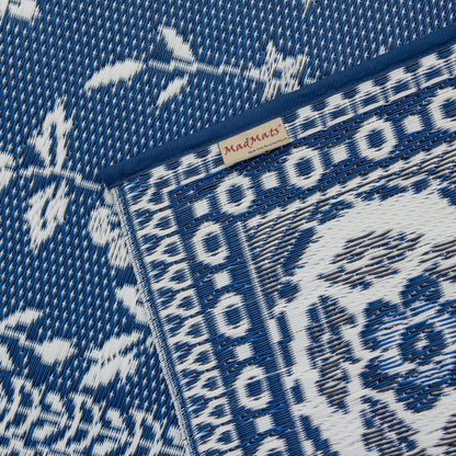 Garland Blue & White