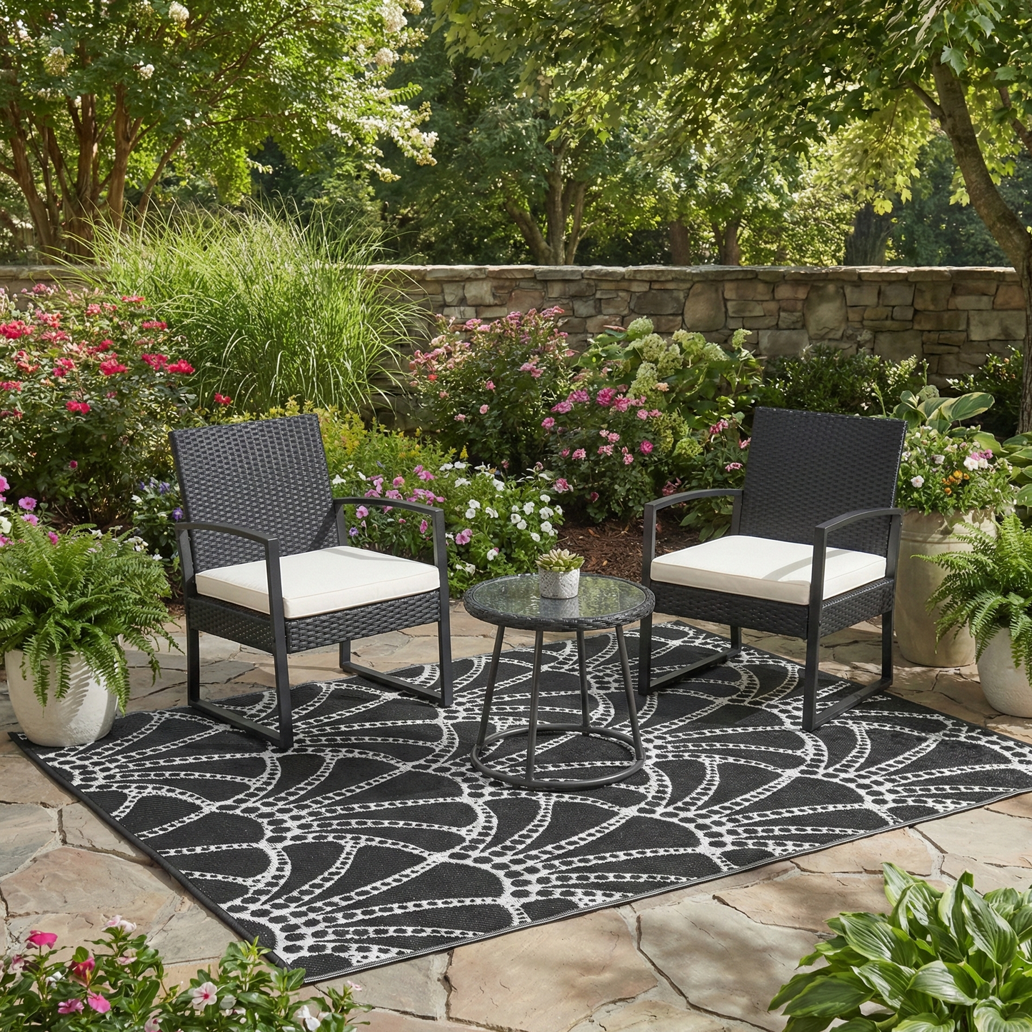 Scallop Black & White