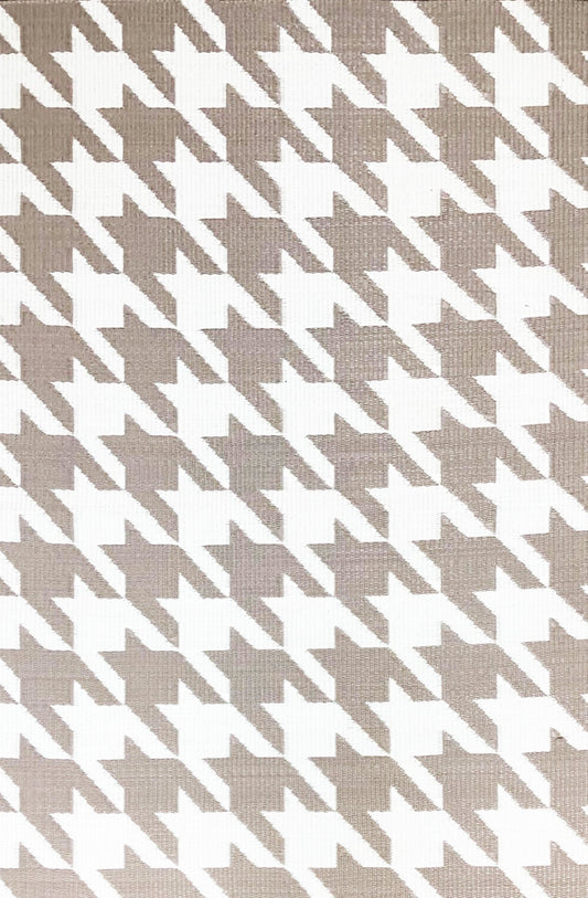 Houndstooth Sand & White Outdoor Mat