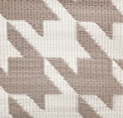 Houndstooth Sand & White